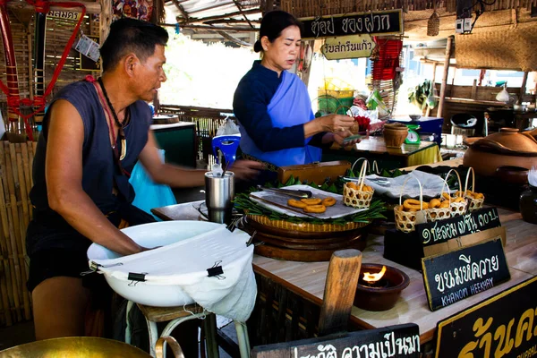 Hawker Kraam Traditionele Thaise Mensen Verkopen Lokale Producten Voedsel Straat — Stockfoto