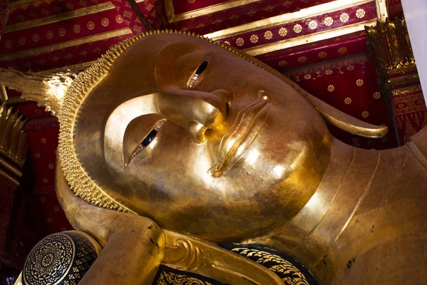 Ancient Antique Buddha Reclining Attitude Statues Wat Mok Worawihan Temple — Stock Photo, Image