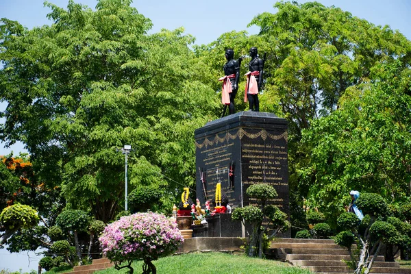 Forntida Nai Dok Monument Och Antika Nai Thong Kaeo Staty — Stockfoto