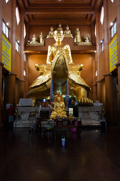 Луанг Монаха Будда Статуя Тайцев Иностранных Путешественников Посетить Уважение Молиться — стоковое фото