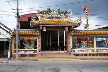Tai halkı için Chao Mae Thapthim ya da Mazu Matsu 'nun Çin tapınağı deniz tanrıçası. 24 Eylül 2023' te Samut Sakhon Tayland 'da bulunan Tha Chalom Mahachai şehrinde Tanrı' ya dua ederek ziyaret edin.