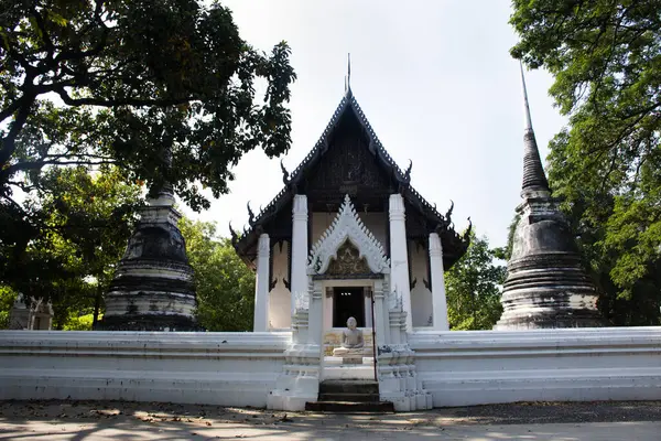 Taylandlı gezginler için Ordination Hall ya da Antika Ubosot lütfen Buda 'ya dua edin. Phra Nakhon Si Ayutthaya Tayland' daki Thammaram Tapınağı 'nda ve Wat Dhammaram' da kutsal ibadetler dileyin.