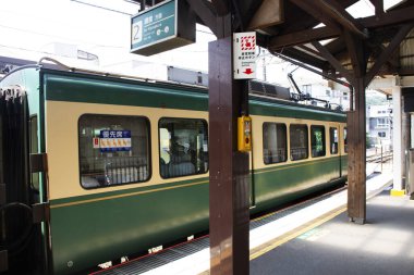 Japon halkı için Hase İstasyonu 'ndaki Enoshima Dentetsu Hattı Kotoku-in Tapınağını ziyaret edin ve 7 Temmuz 2024' te Kanagawa 'da Kamakura Daibutsu Buda heykeline saygı gösterin.