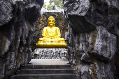 Phra Si Ariya Mettrai budha veya Bodhisattva Maitreya Tayland 'da Samut Sakhon' da Ban Phaeo 'daki kutsal Wat Lak Si Rat Samoson tapınağını ziyaret edin.