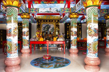 Lao Ben Tou Gong Diyarı Tanrısı ya da Bang Yai Çin Tapınağı Tayland 'da seyahat eden insanlar için. 10 Ekim 2024' te Nonthaburi, Tayland 'da kutsal melek Buda' ya dua ederek ziyaret edin.