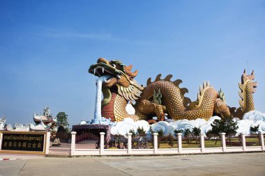 Ejder soyundan gelenler ve Asya Kültür Müzesi Suphanburi Şehir Parkı 'ndaki Tayland' ın başkenti Suphan Buri 'de 6 Ocak 2025 tarihinde kutsanmış tanrısal meleği ziyaret edin.