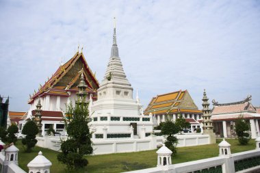 Tayland 'da, Bangkok, Tayland' daki Wat Kalayanamit Tapınağı 'nda kutsal Buda efsanesi heykeli için antik ibadet salonu ubosot ve antik çedi stupa pagoda' yı ziyaret edin.