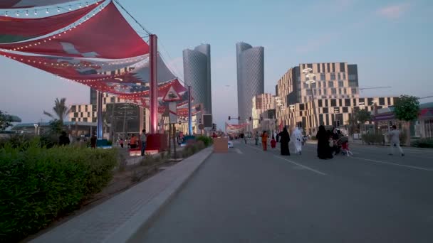 卡塔尔卢萨尔市 卢萨尔街下午的放大拍摄 展示卡塔尔为2022年世界杯所做的准备工作 — 图库视频影像
