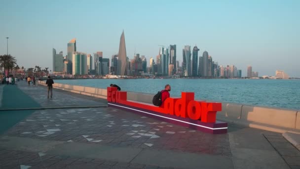 Dauhá Corniche Kataru Západu Slunce Dauhá Záběr Ukazuje Katar Příprava — Stock video