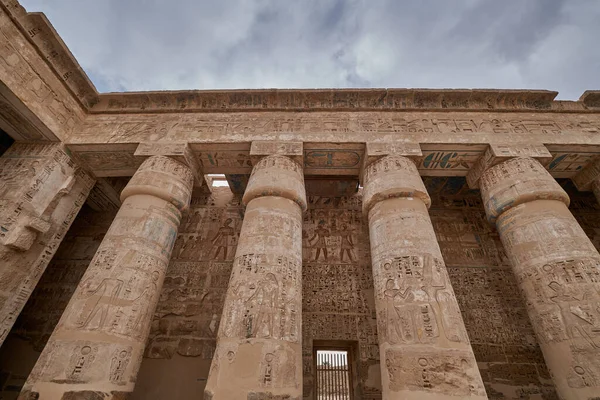 Храм Рамсеса Iii Медіне Хабу Луксор Єгипет Якому Зображено Колони — стокове фото
