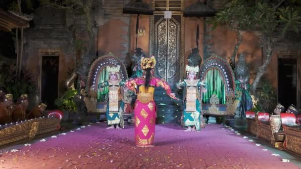 Legong Μπαλινέζικος Χορός Πρόκειται Για Μια Εκλεπτυσμένη Μορφή Χορού Που — Αρχείο Βίντεο