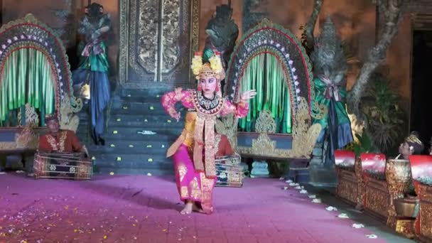 Legong Dans Balinez Este Formă Dans Rafinat Caracterizată Prin Mișcări — Videoclip de stoc