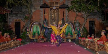 Legong, Bali dansı. Karmaşık parmak hareketleri, karmaşık ayak hareketleri, anlamlı jestleri ve yüz ifadesi olan zarif bir dans biçimidir.