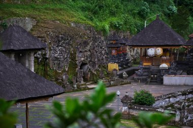 Goa Gajah veya Fil Mağarası, Bali Endonezya 'nın Ubud yakınlarındaki Bali adasında yer almaktadır. 9. yüzyılda inşa edildi, bir sığınak olarak hizmet verdi..
