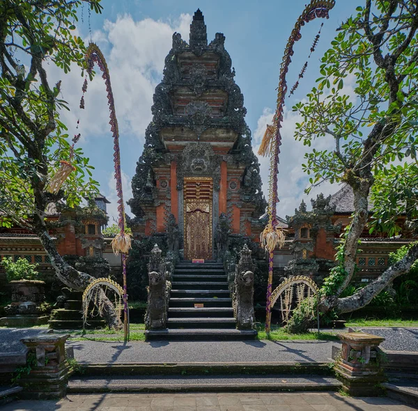 stock image Pura Taman Saraswati, also known as the Ubud Water Palace, is a Balinese Hindu temple in Ubud, Bali, Indonesia. Dedicated to the goddess Sarasvati