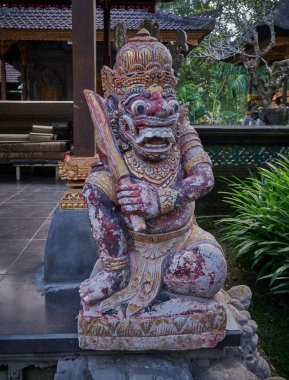 Pura Gunung Lebah, Gunung Lebah Tapınağı Ubud, Bali 'de bulunan süslü oymalarla süslenmiş antik bir tapınaktır.