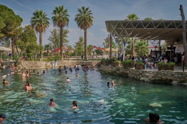 Pamukkale Antika Havuzu olarak da bilinen Kleopatra Antika Havuzları, antik Hierapolis kentinde yer alan UNESCO Dünya Mirası sitesidir.