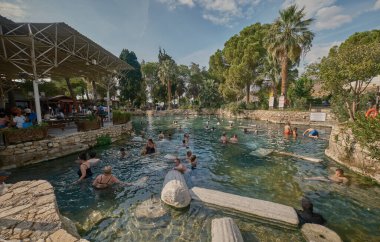 Kleopatra Antika Havuzları, Pamukkale Antika Havuzu, antik Hierapolis şehrinde bulunan UNESCO Dünya Mirası alanı.