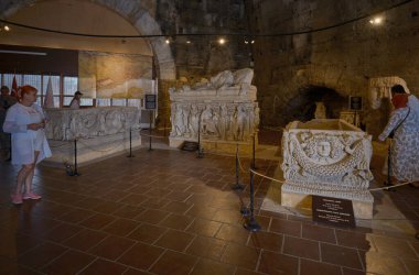 Türkiye 'nin Pamukkale kentindeki Hierapolis Arkeoloji Müzesi restore edilen Orta Roma hamamlarının kalıntıları arasında yer aldı.
