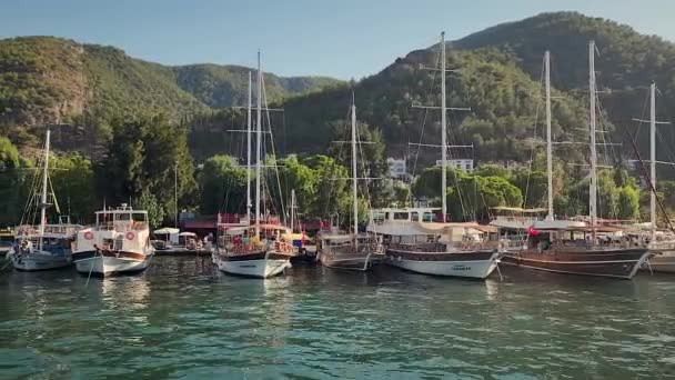 Panoramiczny Widok Fethiye Mula Turcja Łodzi Morzu Śródziemnym Górami Tle — Wideo stockowe