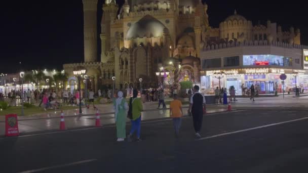 シャルム シェイク 南シナイ総督 エジプト 2023年9月17日 サハバ モスクはファティマ マムルーク オスマン様式の要素を建築とインテリアデザインに融合した ナイトビュー — ストック動画