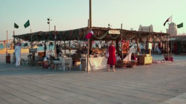 Doha, Katar - 28 Kasım 2023: Katara, Doha Katar 'da 13 geleneksel dhow festivali. 