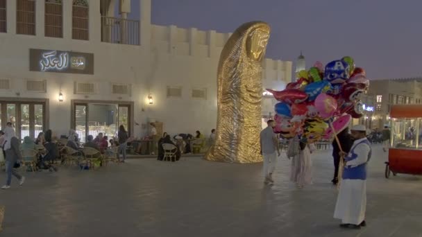 Doha Qatar Diciembre 2023 Souq Waqif Calle Principal Atardecer Que — Vídeos de Stock