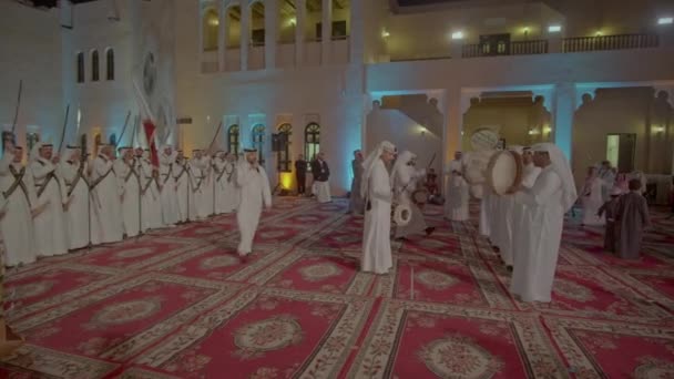 Катар Традиционный Фольклорный Танец Танец Арда Катаре Культурная Деревня Доха — стоковое видео