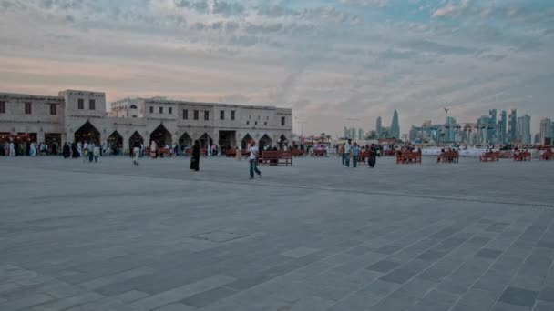 Souq Waqif Doha Qatar Belangrijkste Straat Zonsondergang Schot Toont Lokale — Stockvideo