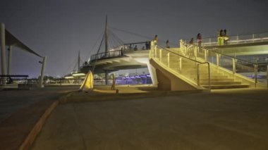 Lusail kenti, Katar-16 Şubat 2024: Lusail Köprüsü, Güney 1, 2 ve 3 nolu Qetaifan adaları boyunca uzanan asma köprüdür. İyi geceler.