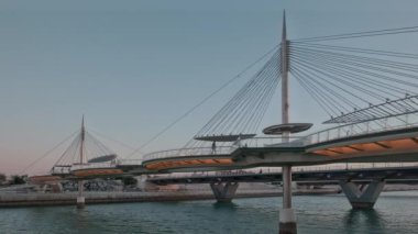 Lusail şehri, Katar-19 Şubat 2024: Lusail Köprüsü, Güney 1, 2 ve 3 nolu Qetaifan adaları boyunca uzanan bir asma köprüdür..