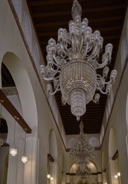 Kahire, Mısır- 30 Aralık 2023: El-Hakim Camii, El-Anwar lakaplı, Mısır 'ın Kahire kentinde tarihi bir camidir. Adını altıncı Fatimid halifesi ve 16. İsmail İmam olan Hekim Ba-Amr Allah 'tan almıştır.. 