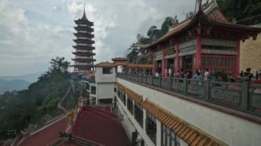 Genting Highlands, Pahang, Malezya - 8 Nisan 2024: The Chin Swee Caves Temple Genting Highlands 'ın en manzaralı bölgesinde bulunan Çin tapınağıdır.