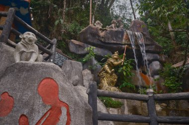 Genting Highlands, Pahang, Malezya 'daki Chin Sweet Caves Tapınağı Genting Highlands' in en manzaralı bölgesinde yer alan bir Çin tapınağıdır.
