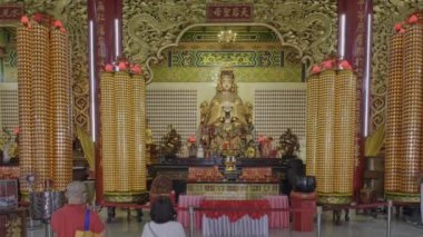 Kuala Lumpur, Malezya-Nisan 15 2024: Thean Hou Tapınağı, Çin deniz tanrıçası Mazu 'nun altı katlı bir tapınağıdır.)