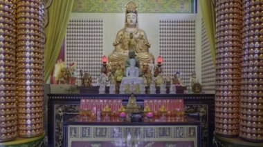 Kuala Lumpur, Malezya-Nisan 15 2024: Thean Hou Tapınağı, Çin deniz tanrıçası Mazu 'nun altı katlı bir tapınağıdır.)