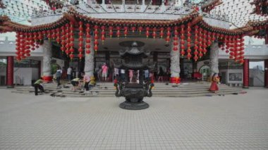 Kuala Lumpur, Malezya-Nisan 15 2024: Thean Hou Tapınağı, Çin deniz tanrıçası Mazu 'nun altı katlı bir tapınağıdır.)