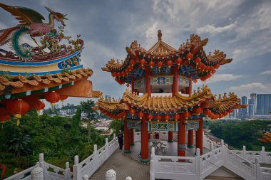 Malezya 'nın Kuala Lumpur kentindeki Thean Hou Tapınağı, Çin deniz tanrıçası Mazu' nun 1.67 dönümlük Robson Tepeleri 'nde bulunan altı katlı bir tapınağıdır.