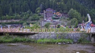 Uzungl Gölü (Türkçe: Uzungl Gölü) (Türkçe: 