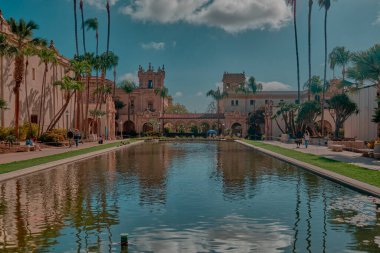 Balboa Park San Diego, Kaliforniya 'daki Botanik Binası önündeki Lily Pond, Usa. 