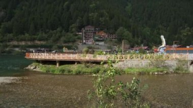 Uzungl, Trabzon -Türkiye - 27 Eylül 2024: Uzungl Gölü veya yerel Romeyka dilinde: Seraho, Trabzon şehrinin güneyinde yer alan bir göldür..