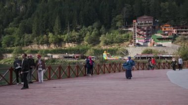 Uzungl, Trabzon -Türkiye - 27 Eylül 2024: Uzungl Gölü (Uzungl Gölü) veya yerel Romeyka dilinde: eraho, Trabzon şehrinin güneyinde yer alan bir göldür..