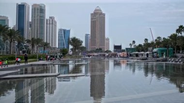 DohaKatar-15 Şubat 2025: Katar Uluslararası Gıda Festivali 2025 Katar 'daki Doha Otel Parkı' nda. Öğleden sonra çekimi