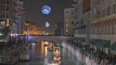 Doha, Katar-4 Aralık 2022: Qanat Quartier 'de Qarnevale Quartier, FIFA Dünya Kupası Katar 2022 gecesi çekilen inci, Doha Katar