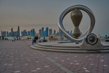 Doha, Katar-20 Nisan 2025: FIFA Dünya Kupası Katarı 2022 Resmi Geri sayım SaatiName
