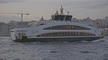 İstanbul, Türkiye - 10 Nisan 2025: Galata Kulesi (Türkçe: Galata Kulesi) resmi olarak Galata Kulesi, İstanbul 'un Beyoyolu ilçesinin Galata bölgesinde bulunan bir ortaçağ Ceneviz kulesidir.. 