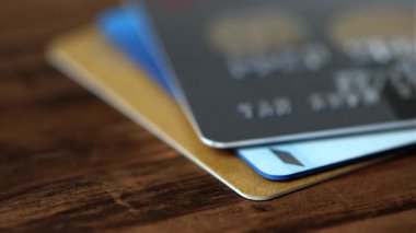 Kredi kartı yığını zaman aşımına uğradı.