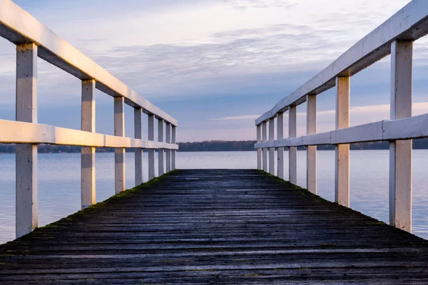 stock image Photos of a picturesque autumn park on the lake in Lower Saxony, Germany. Dawn in the park.