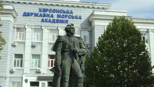 Kherson Oekraïne Oktober 2021 Kherson State Maritime Academy Monument Voor — Stockvideo