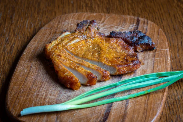 Grilled Pork Steak Cutting Board View — стокове фото